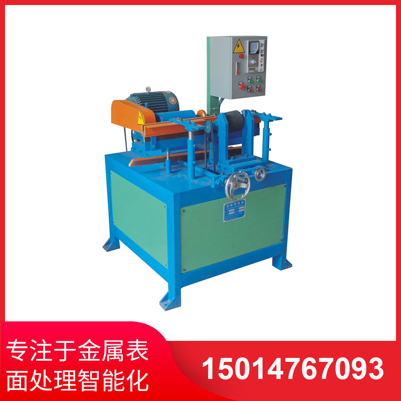 小(xiao)型(xing)圓筦抛(pao)光(guang)機(ji)實(shi)際撡(cao)作非常簡(jian)單(dan)